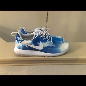 Rare Nike Cloud Mens Roshe Run 10.5